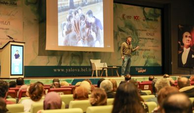 AHMET ŞERİF İZGÖREN  YALOVALILARIN GÖNLÜNE TAHT KURDU