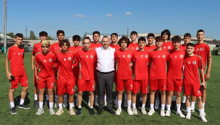 BAŞKAN TUTUK ŞAMPİYON U-16 TAKIMINI TEBRİK ETTİ