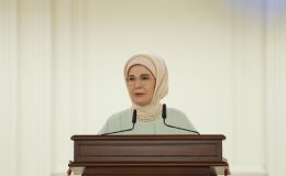 Emine Erdoğan, Gönül Elçileri koruyucu ailelerimiz ve vali eşleriyle iftarda bir araya geldi