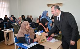 YALOVA BELEDİYESİ YASMEK OKUMA YAZMA KURSU MEZUNLARINI VERDİ