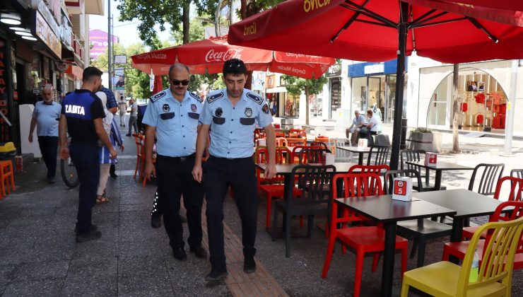 ZABITA, YÜRÜYÜŞ YOLLARI VE KALDIRIMLARI DENETLİYOR