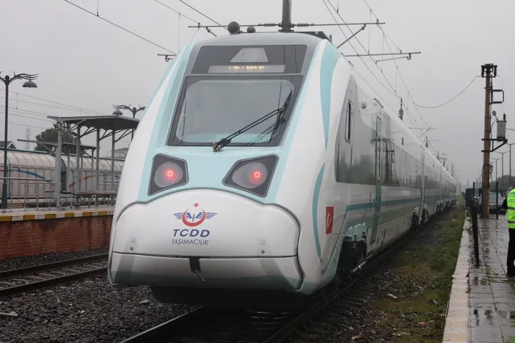 Adapazarı-Gebze Bölgesel Treni, 2,5 milyondan fazla yolcuya hizmet sağladı.