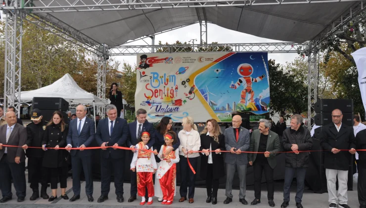 Yalova Bilim. Festivali, 15 Temmuz Demokrasi ve Cumhuriyet Meydanı’nda görkemli bir açılış töreniyle başladı