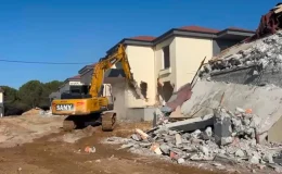 Yalova’da Kaçak Yapılaşmayla Mücadele Devam Ediyor: Fıstıklı Köyü’nde 4 Kaçak Villa Yıkıldı