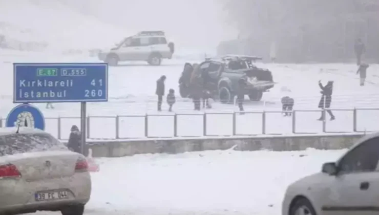 İstanbul’un Kapısına Dayandı! Meteoroloji Uzmanları Saat Vererek Uyarıda Bulunmuştu