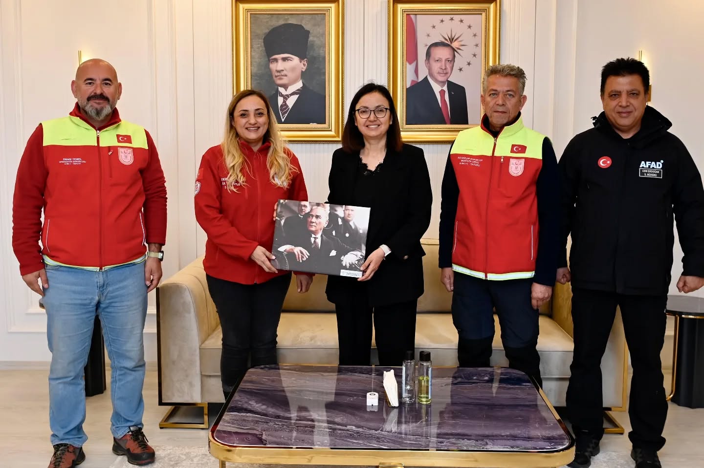 Turkuaz Arama Kurtarma’dan Vali Dr. Hülya Kaya’ya Ziyaret