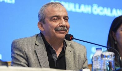 Sırrı Süreyya Önder Yoğun Bakımda: Kalp Krizi Sonrası Hayati Tehlikesi Sürüyor
