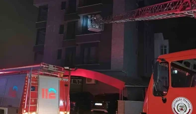 Yalova’da Binada Çıkan Yangında Mahsur Kalan 7 Kişi Kurtarıldı